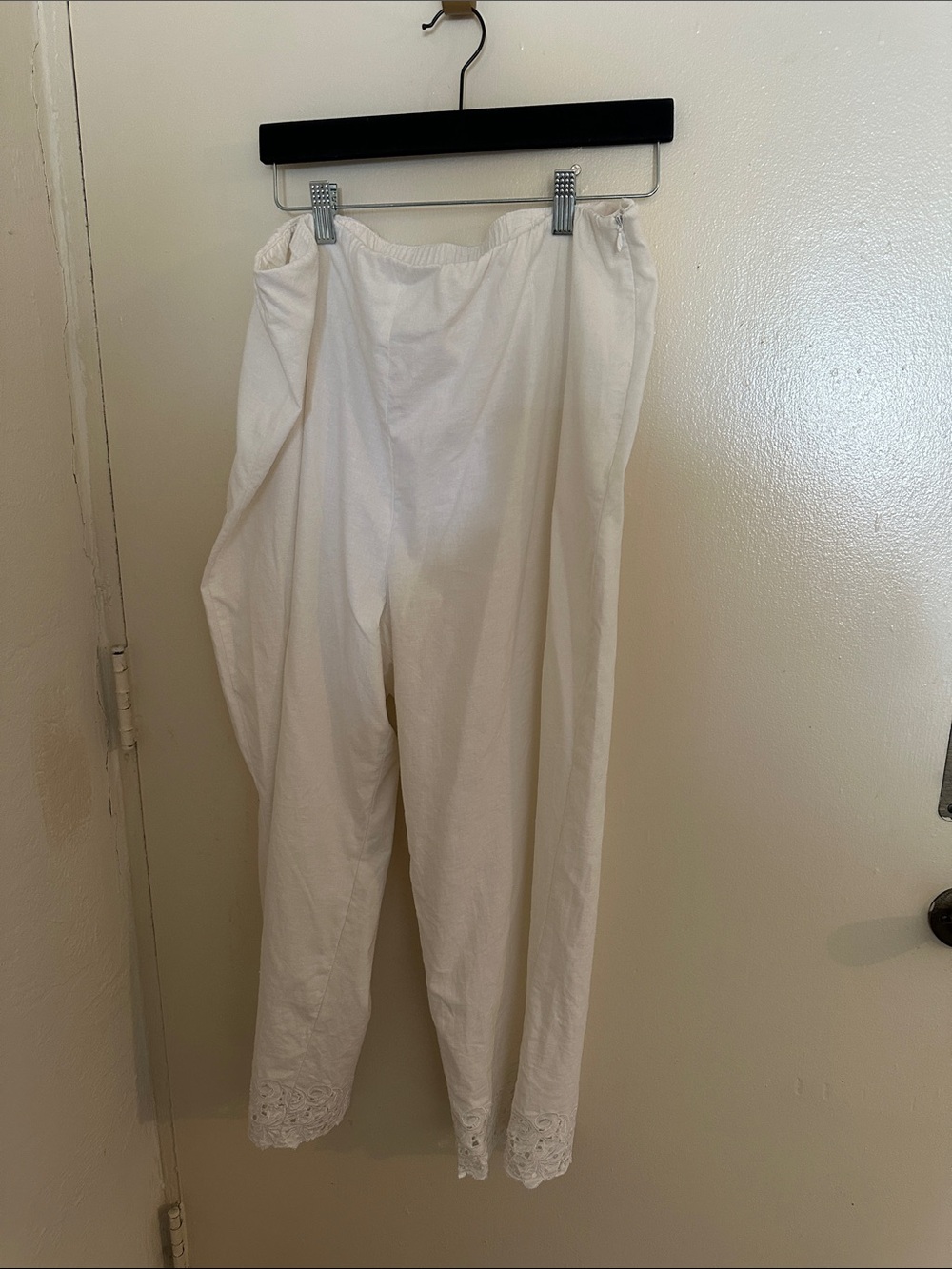 Susan Graver Linen Blend White Embroidered Elastic Waist Women's Capri Pants XL